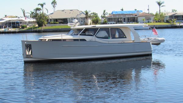 Greenline 33 Hybrid