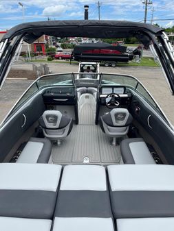 Crownline 240-SS image