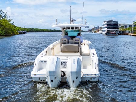 Boston Whaler 330 Outrage image