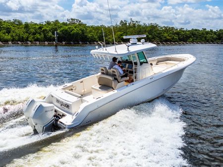 Boston Whaler 330 Outrage image