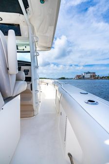 Boston Whaler 330 Outrage image