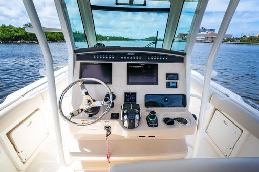 Boston Whaler 330 Outrage image