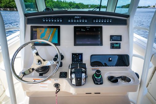 Boston Whaler 330 Outrage image