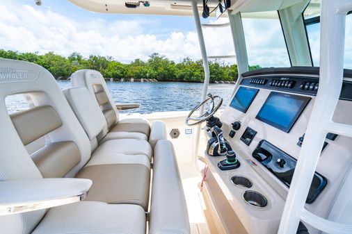 Boston Whaler 330 Outrage image