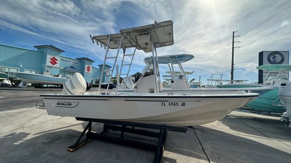 Boston Whaler 17 Outrage