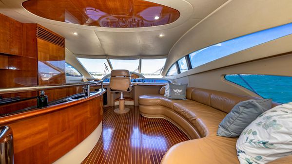 Azimut 62 Flybridge image