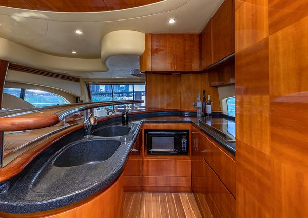 Azimut 62 Flybridge image