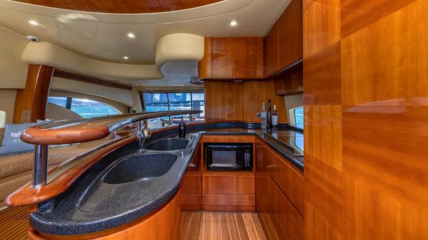 Azimut 62 Flybridge image