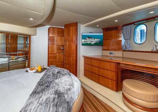 Azimut 62 Flybridge image