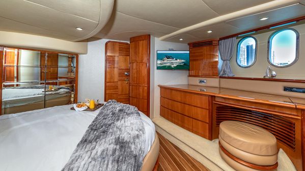 Azimut 62 Flybridge image