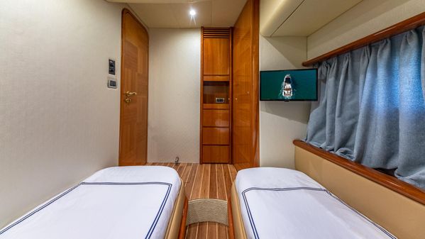 Azimut 62 Flybridge image