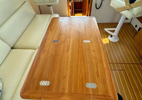 Legacy-yachts 34-SEDAN image