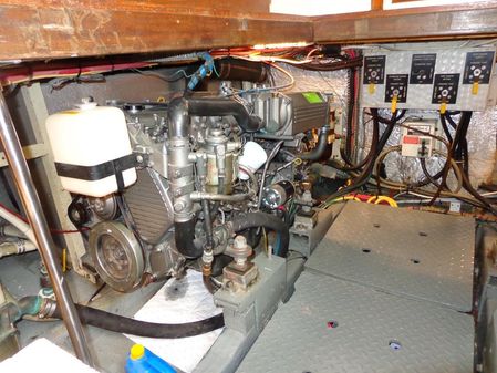 Pt 42-PERFORMANCE-TRAWLER-CPMY image