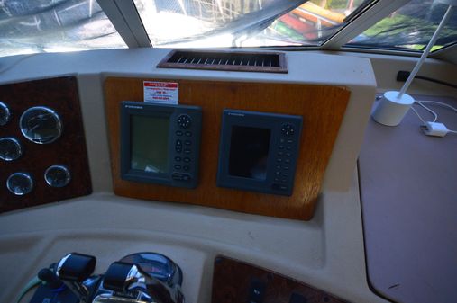 Meridian 490-PILOTHOUSE image