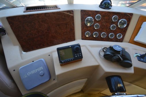 Meridian 490-PILOTHOUSE image