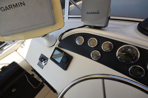 Meridian 490-PILOTHOUSE image