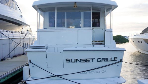 Hatteras 62 Cockpit Motor Yatch image