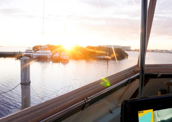 Hatteras 62 Cockpit Motor Yatch image