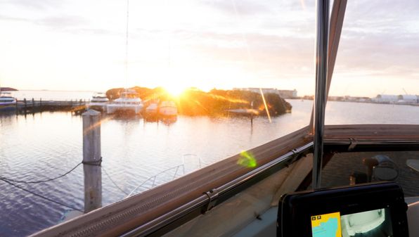 Hatteras 62 Cockpit Motor Yatch image