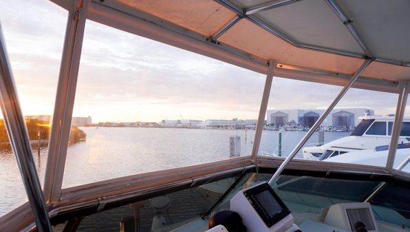 Hatteras 62 Cockpit Motor Yatch image