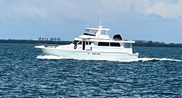 Hatteras 62 Cockpit Motor Yatch image