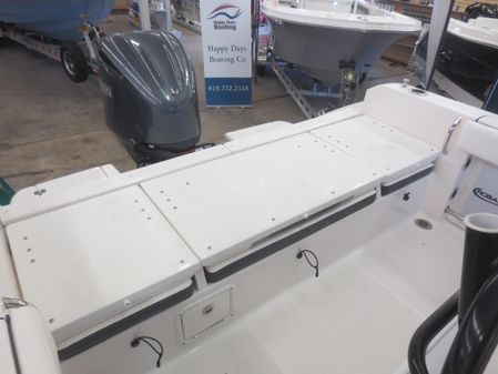 Robalo R230 Center Console image