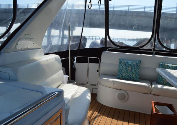 Carver 530-VOYAGER-PILOTHOUSE image