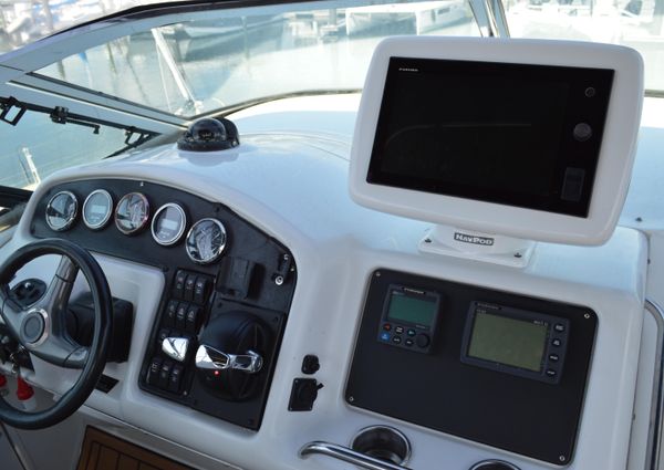 Carver 530-VOYAGER-PILOTHOUSE image