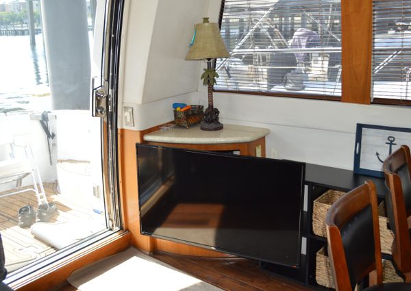 Carver 530-VOYAGER-PILOTHOUSE image