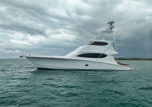 Hatteras 68 Enclosed Bridge image