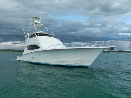 Hatteras 68 Enclosed Bridge image