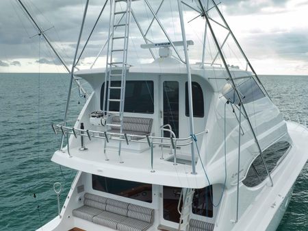 Hatteras 68 Enclosed Bridge image