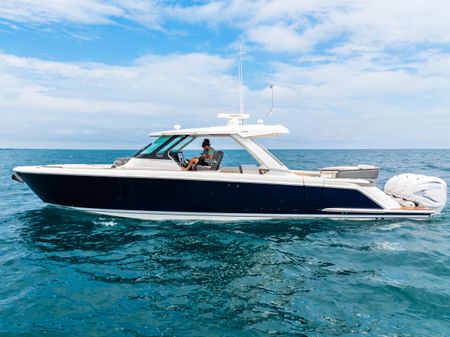 Tiara Yachts 43 LS image