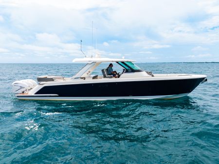 Tiara Yachts 43 LS image