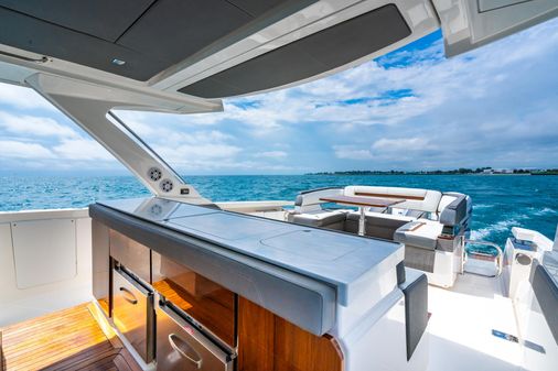 Tiara Yachts 43 LS image