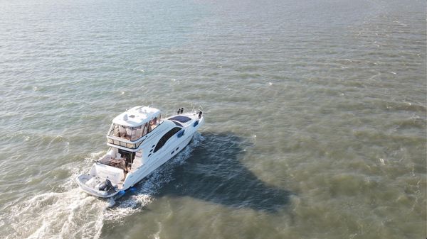 Sea Ray 58 Sedan Bridge