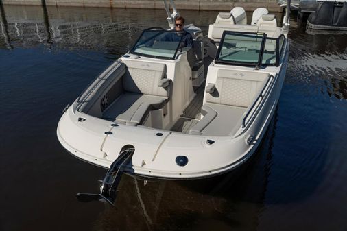 Sea Ray SDX 290 Outboard image