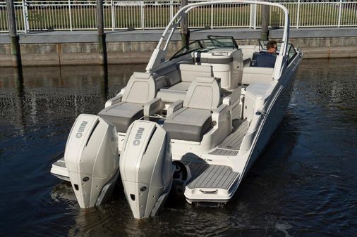 Sea Ray SDX 290 Outboard image