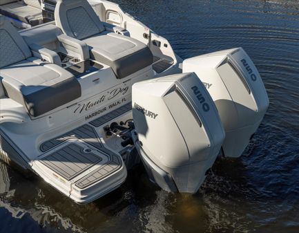 Sea Ray SDX 290 Outboard image