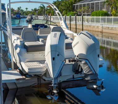 Sea Ray SDX 290 Outboard image