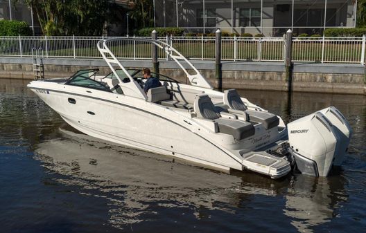 Sea Ray SDX 290 Outboard image