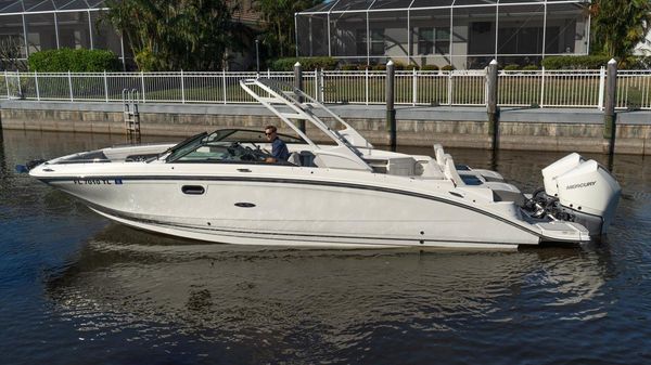 Sea Ray SDX 290 Outboard