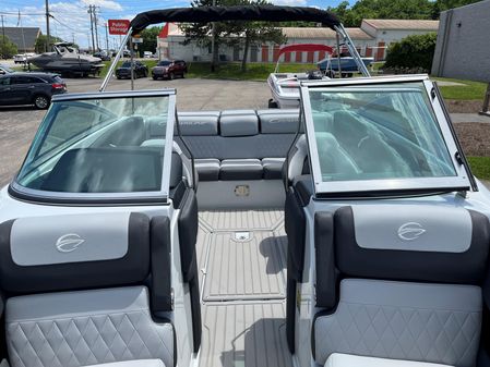 Crownline 220-SS image