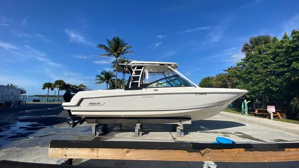 Boston Whaler 270 Vantage 