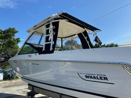 Boston Whaler 270 Vantage image