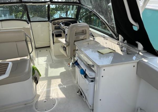 Boston Whaler 270 Vantage image