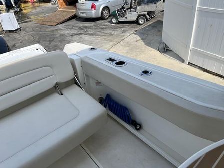 Boston Whaler 270 Vantage image