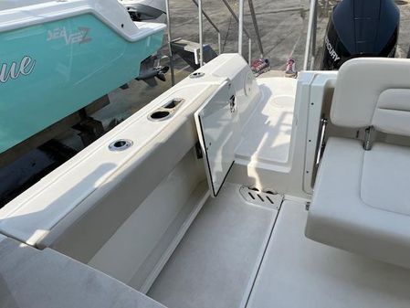 Boston Whaler 270 Vantage image