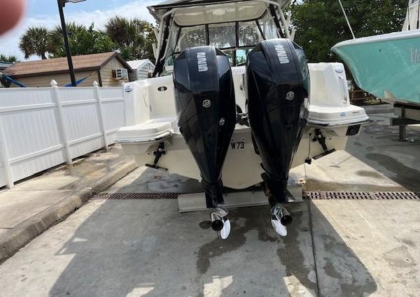 Boston Whaler 270 Vantage image