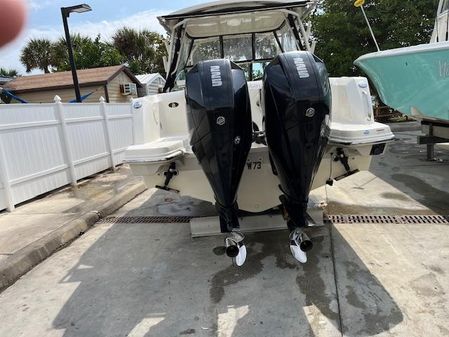 Boston Whaler 270 Vantage image